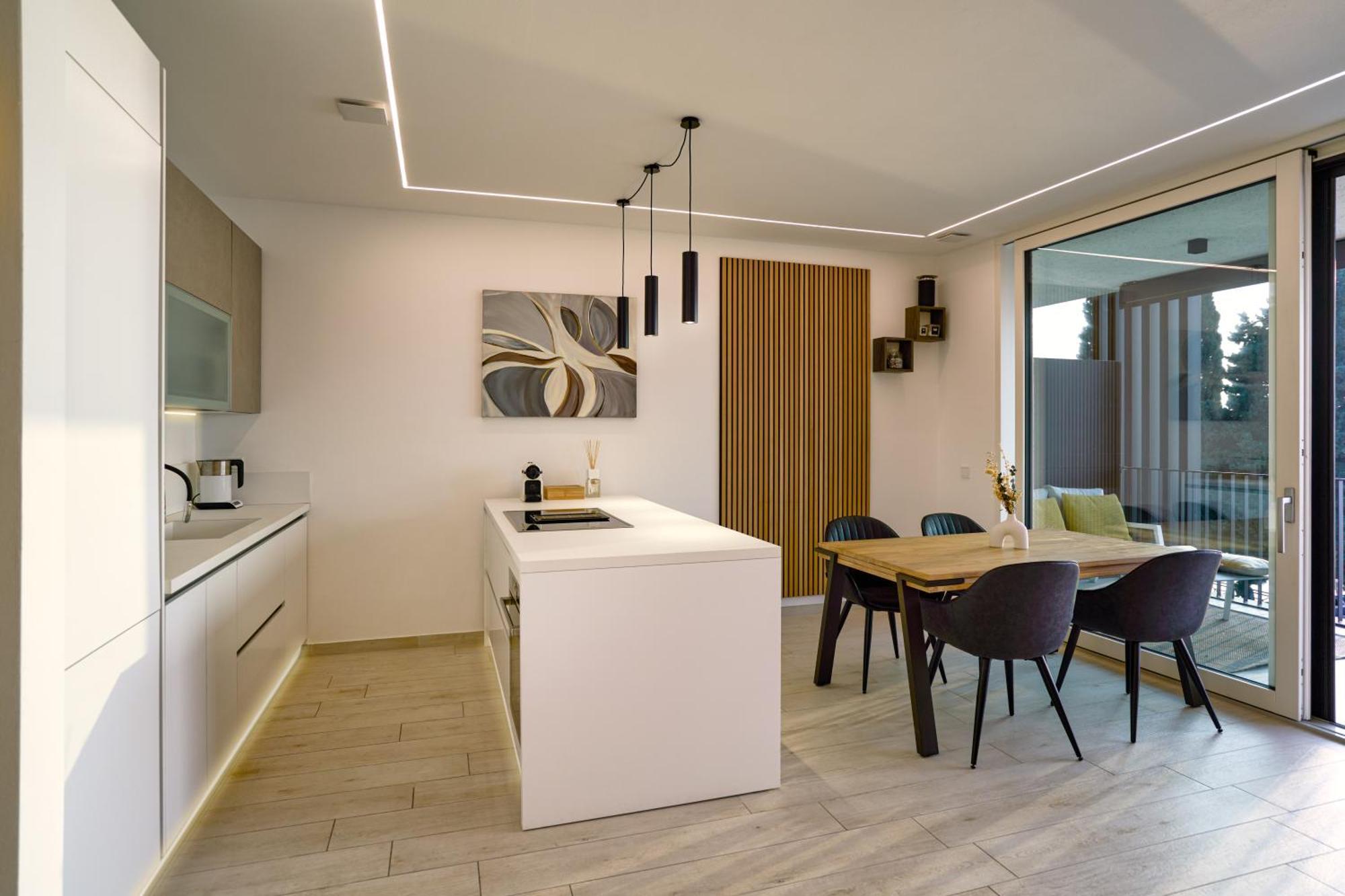 Salvatorehomes - Luxurious Dreamview Waterfront Apartment In Torri Del Benaco With Pool - Casa Azura - A 5 Star Luxury Collection At Lake Garda 외부 사진